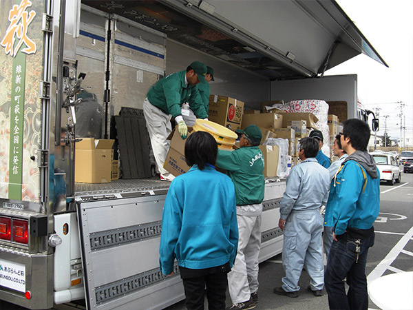 東日本震災支援活動の様子
