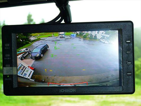 後方視界補助装置（バックアイモニター）車両の導入
